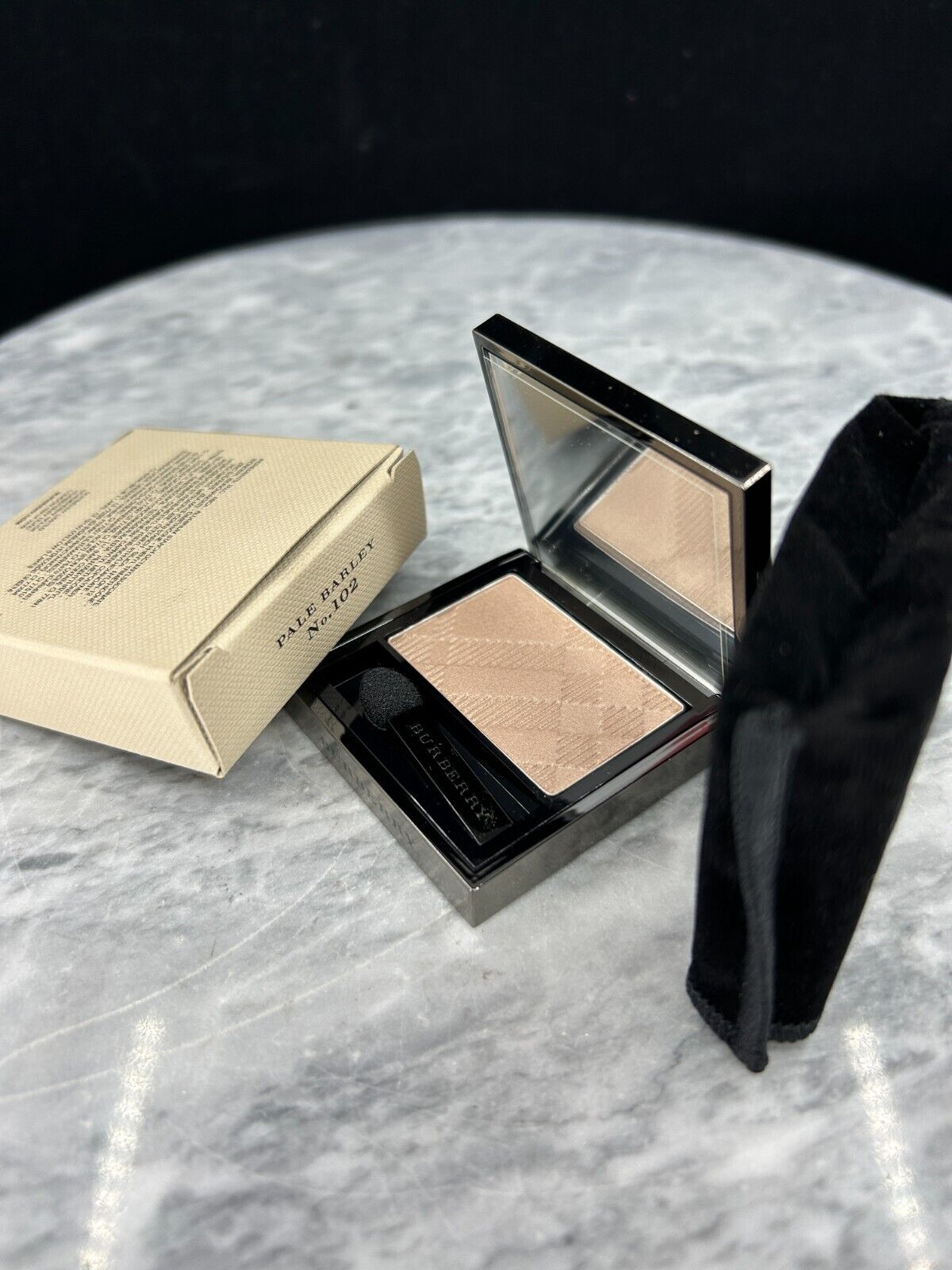 Burberry Eye Colour Wet & Dry Glow Shadow - #Pale Barley No. 102 - 0.06oz  - NIB