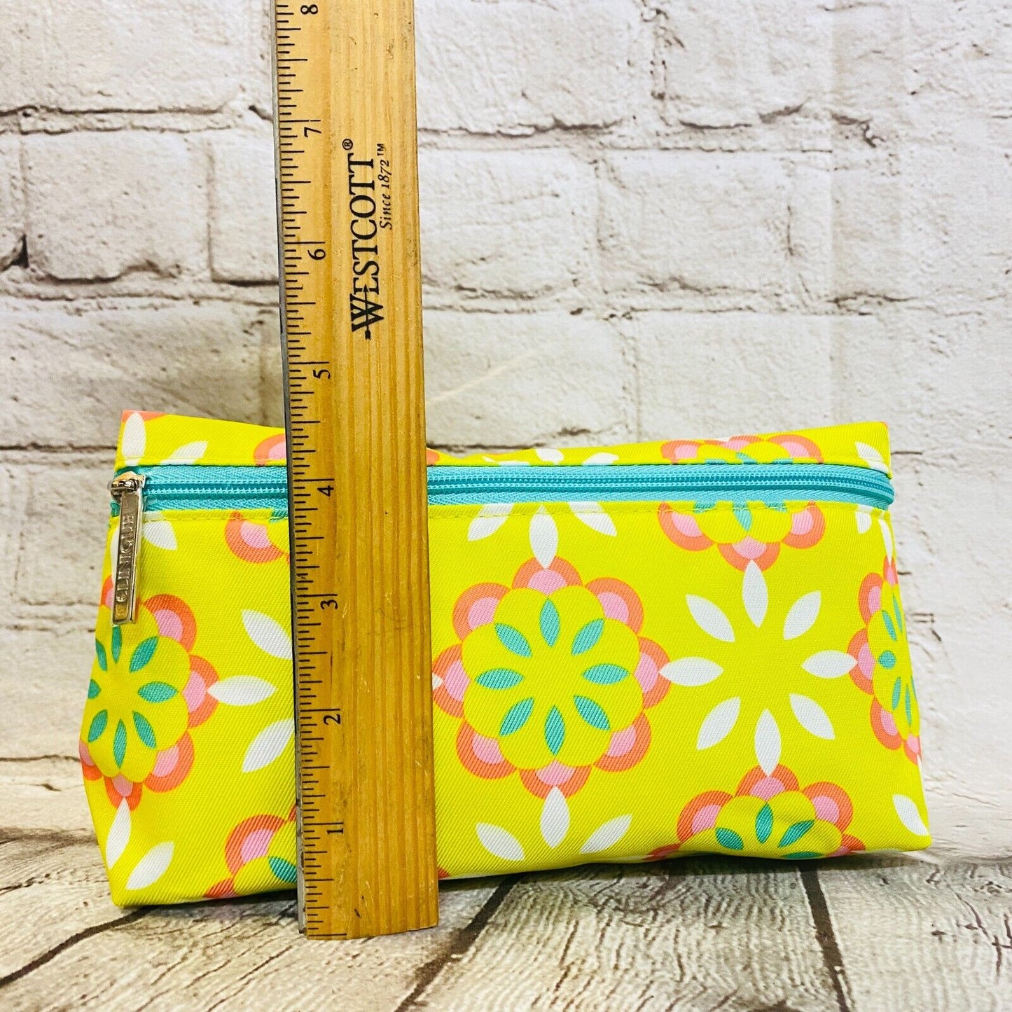 Clinique Designer Cosmetic/Makeup Bag/Zipped POUCH - NEW *YELLOW