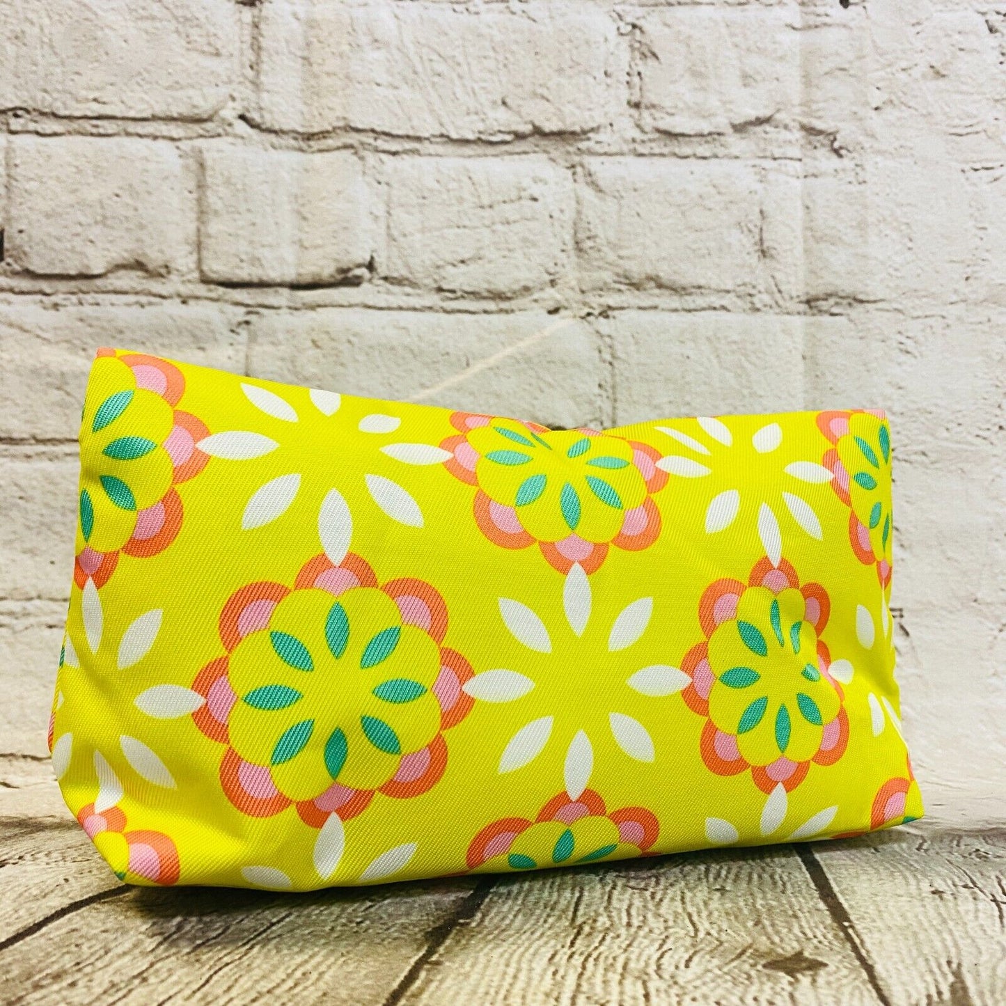 Clinique Designer Cosmetic/Makeup Bag/Zipped POUCH - NEW *YELLOW