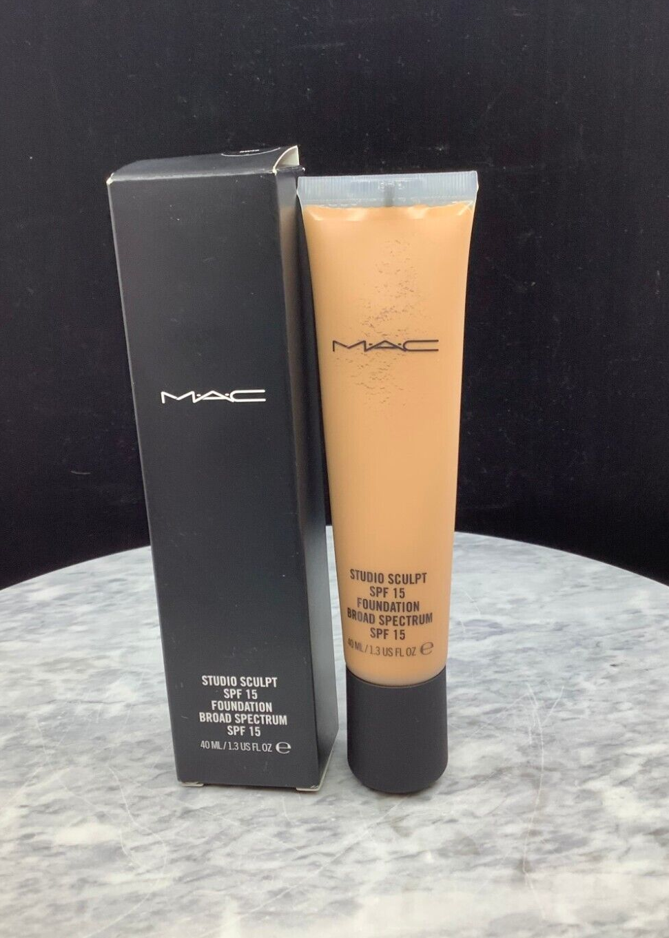 MAC STUDIO SCULPT SPF 15 FOUNDATION BROAD SPECTRUM SPF15 NW40- 1.3OZ