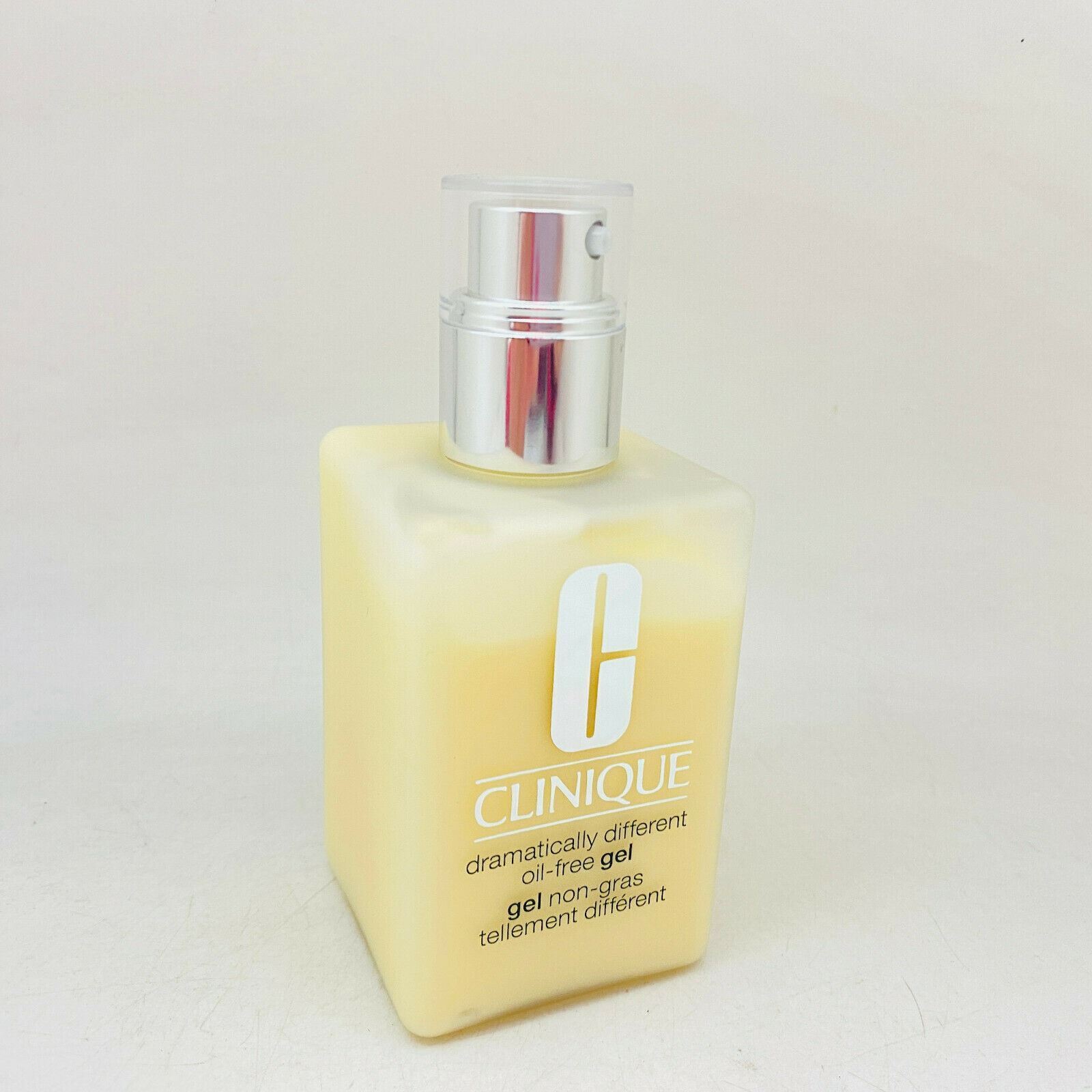 Clinique  Dramatically Different Oil Control Gel  - 6.7fl oz/ 200mL - BOXLESS