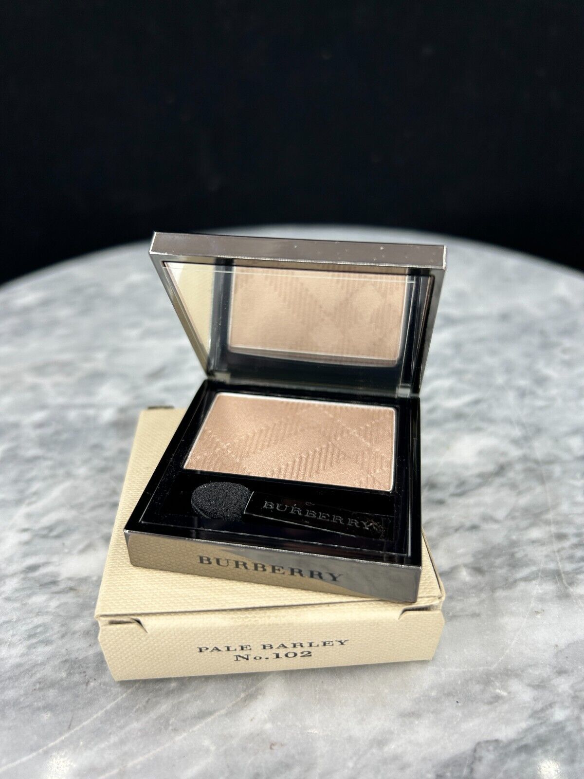 Burberry Eye Colour Wet & Dry Glow Shadow - #Pale Barley No. 102 - 0.06oz  - NIB