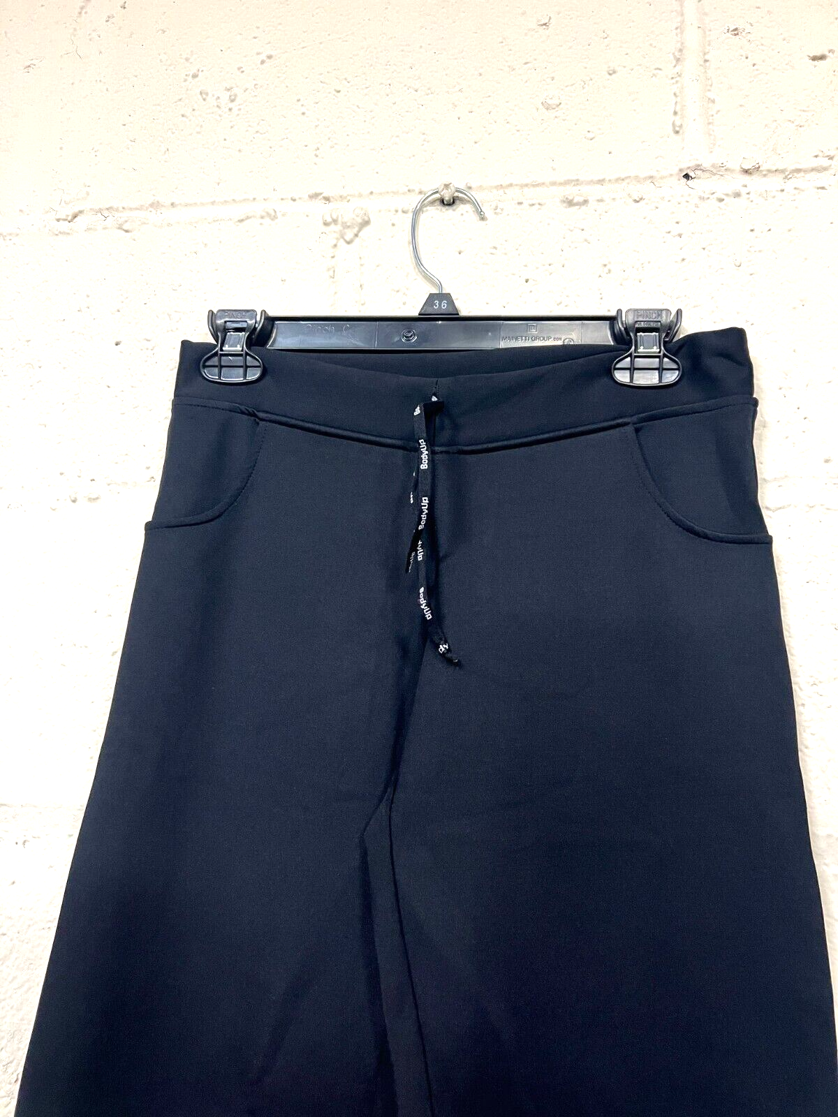 BODY UP FLARE PANT BLACK SIZE:M - NEW