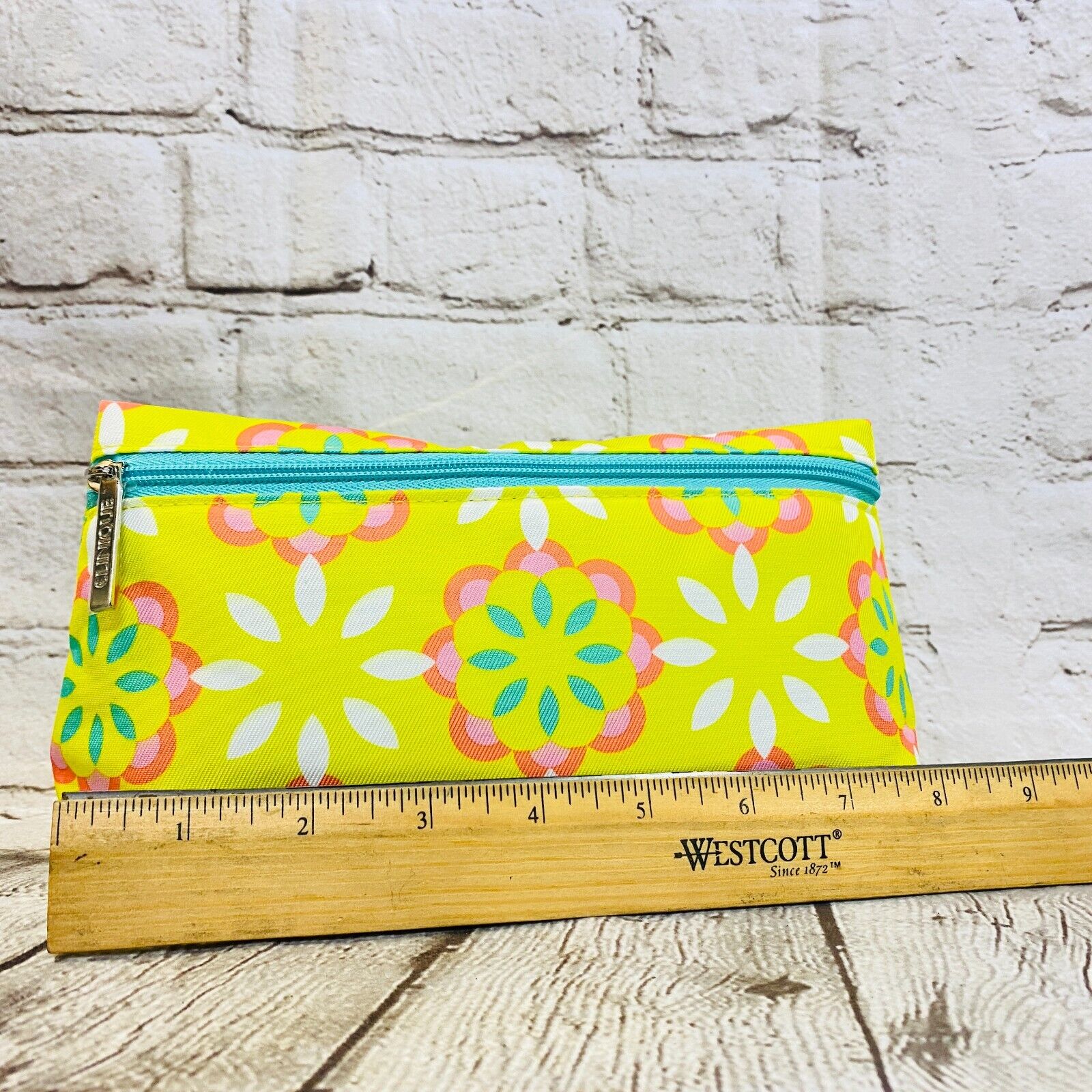 Clinique Designer Cosmetic/Makeup Bag/Zipped POUCH - NEW *YELLOW