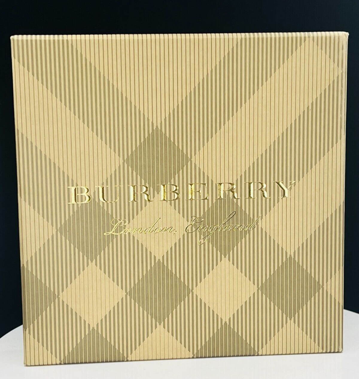 Burberry London England 4 pc mini perfume set- (NIB)