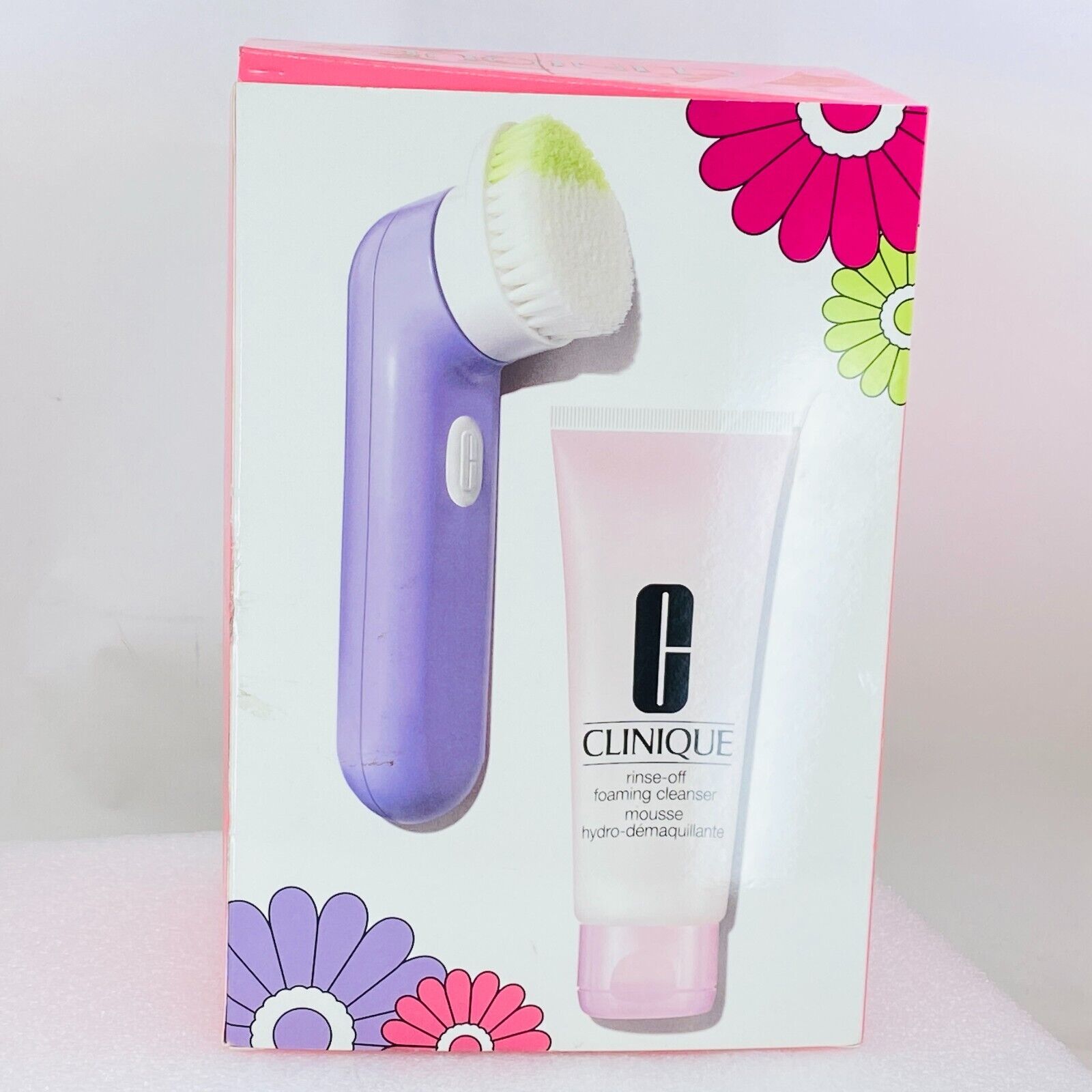 Clinique Cleansing Limited Edition Cleansing Brush + Foaming CLEANSER - NIB