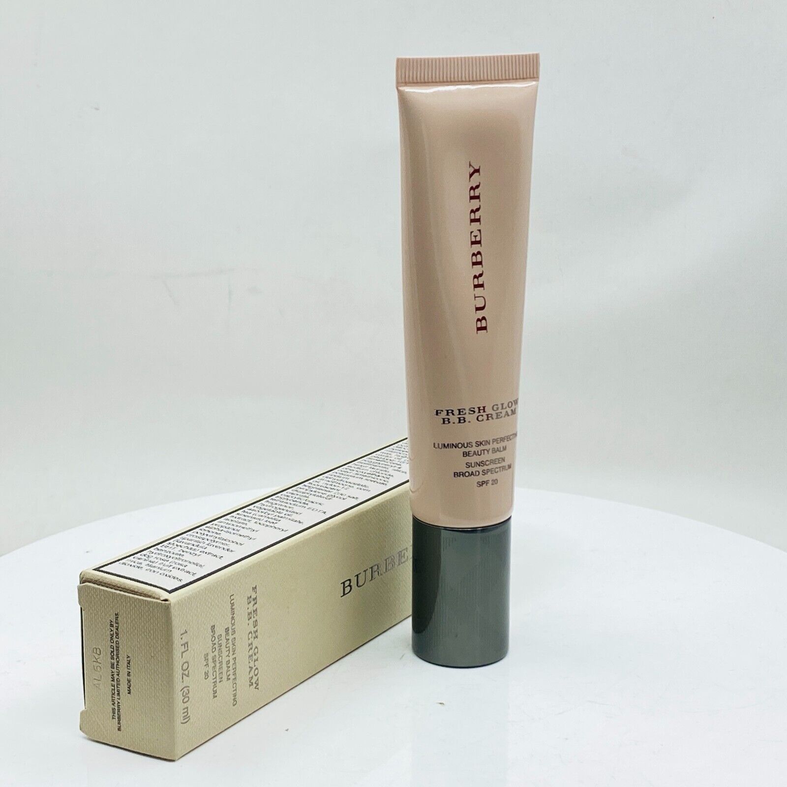 Burberry Fresh Glow B.B. Cream Luminous skin perfecting beauty balm #FAIR 01-NIB