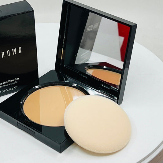 BOBBI BROWN Sheer Finish Pressed Powder 0.38oz/11g ~ SOFT HONEY 8 ~ NEW IN BOX