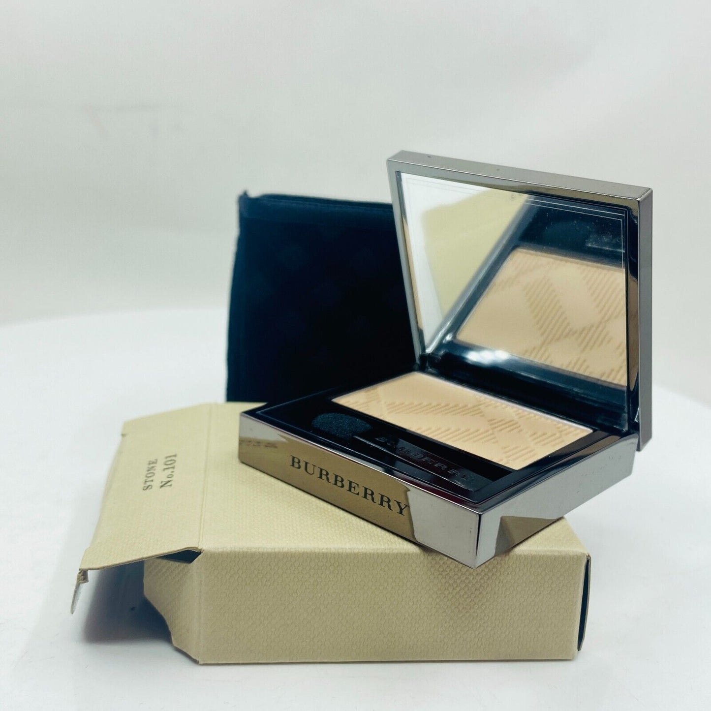 BURBERRY Eye Colour Wet & Dry Silk Shadow #101 Stone ~ 0.09oz ~HOLIDAY SALE !