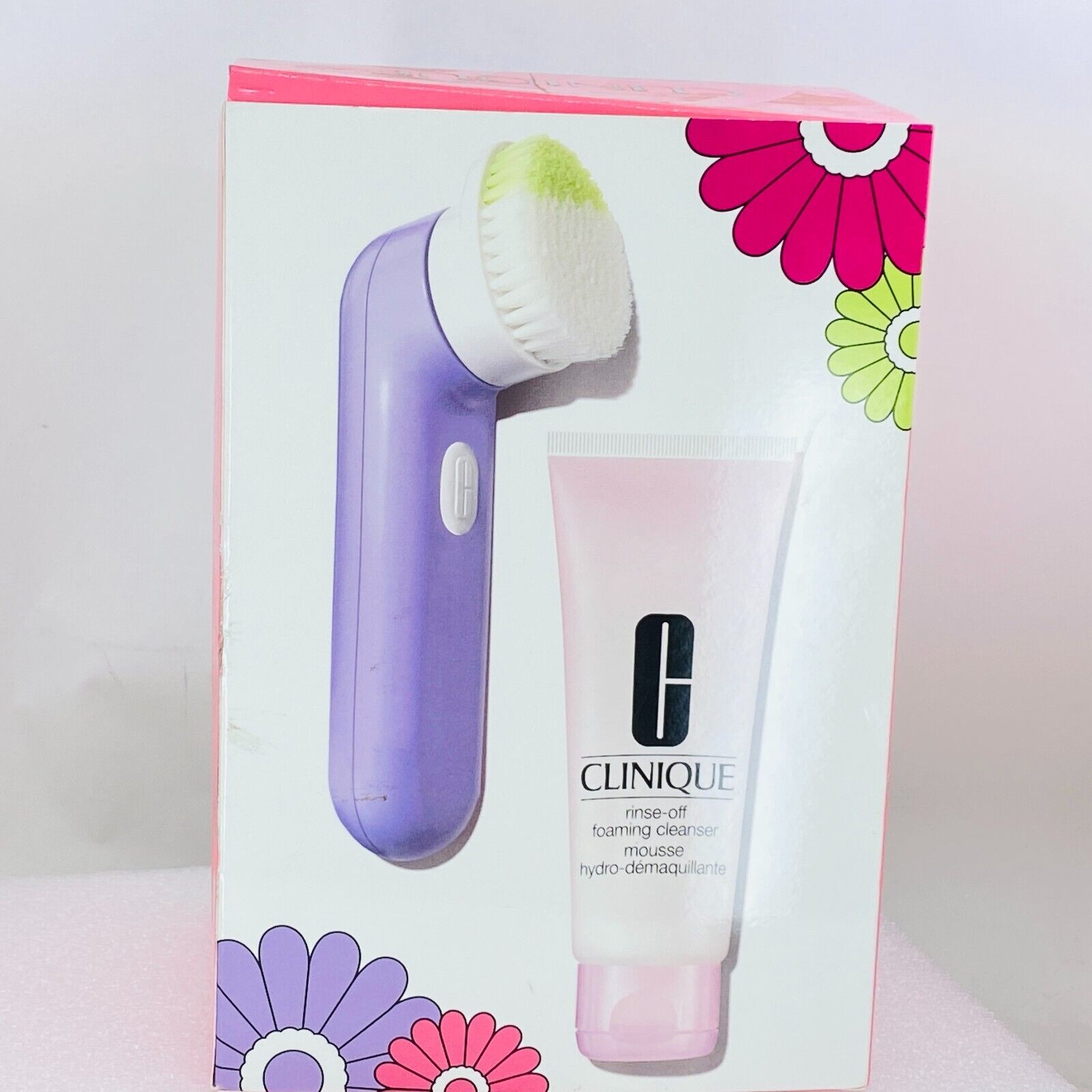 Clinique Cleansing Limited Edition Cleansing Brush + Foaming CLEANSER - NIB