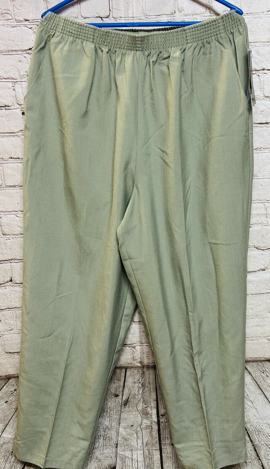 BRIGGS NEW YORK WOMEN Sage green #20WP PANT - NEW