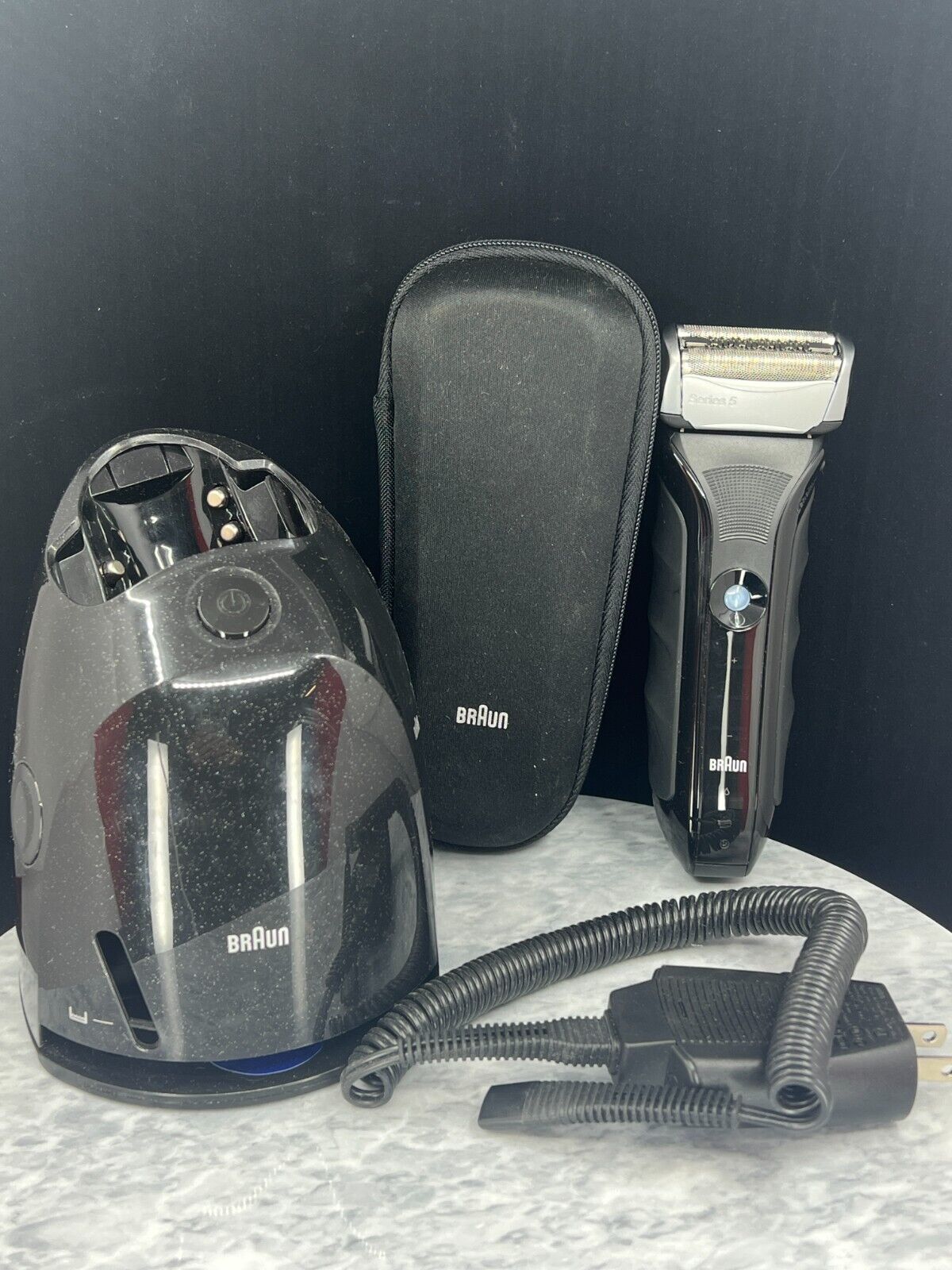 Braun Series 5 Shaver System- (New) *Check Description