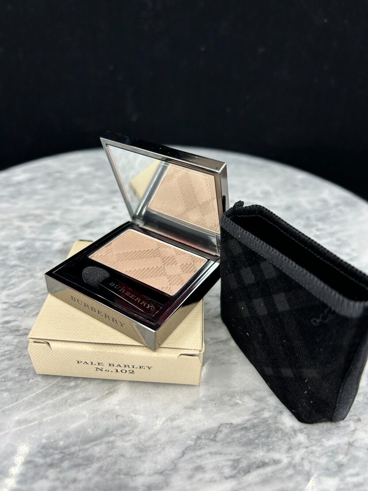 Burberry Eye Colour Wet & Dry Glow Shadow - #Pale Barley No. 102 - 0.06oz  - NIB