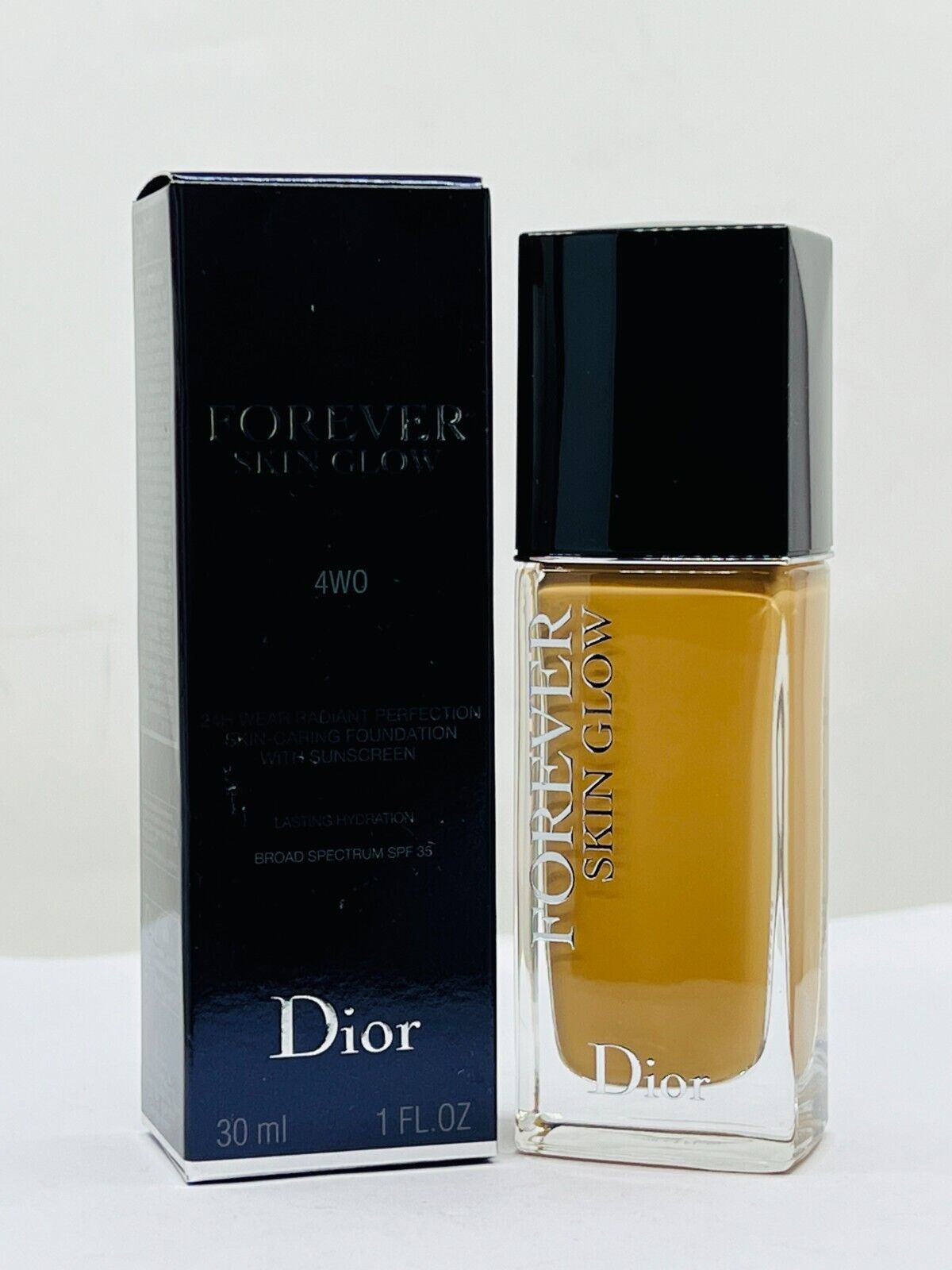 CHRISTIAN DIOR ~ FOREVER SKIN GLOW 24 H WEAR RADIANT FOUNDATION ~ 4W0 ~ 1 oz