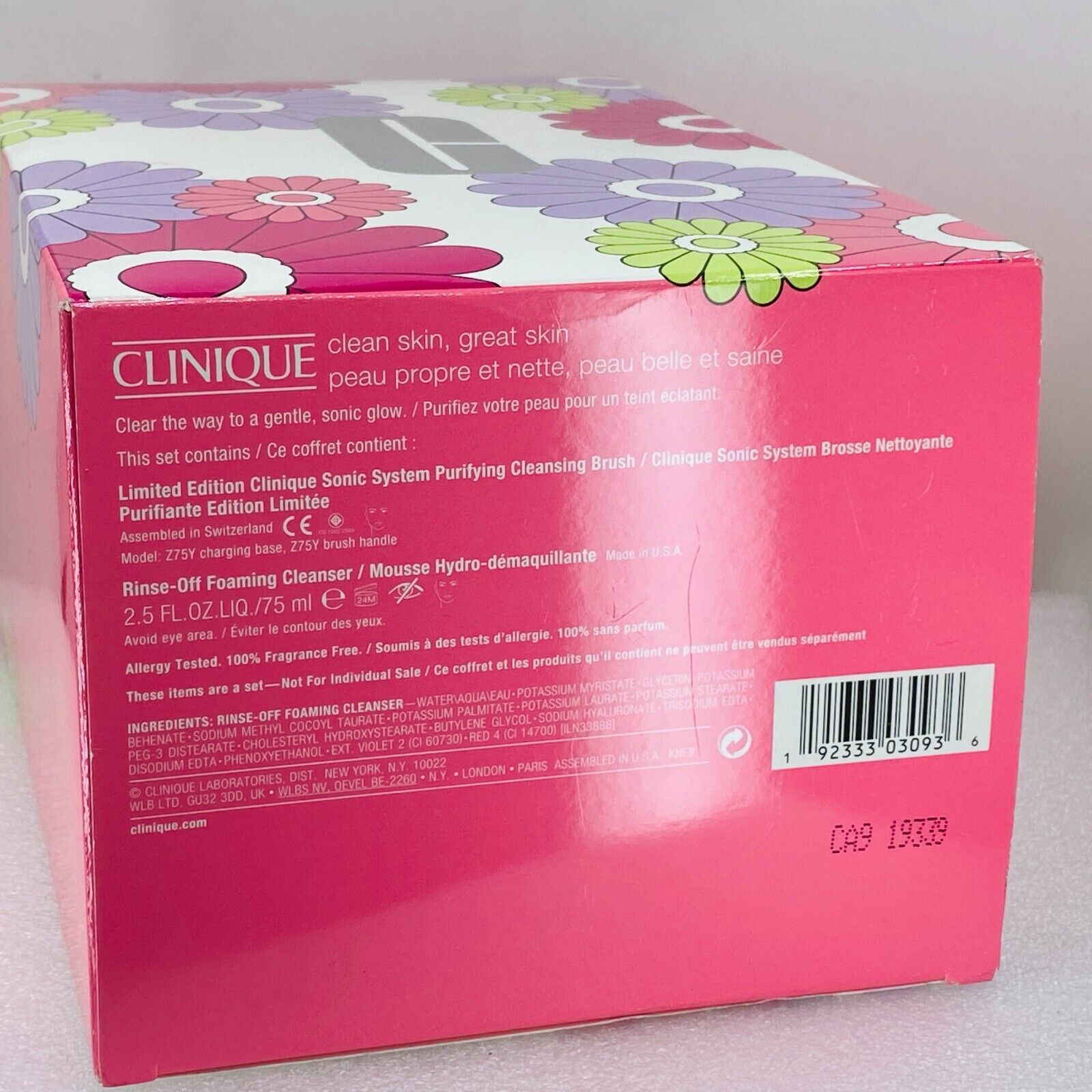 Clinique Cleansing Limited Edition Cleansing Brush + Foaming CLEANSER - NIB