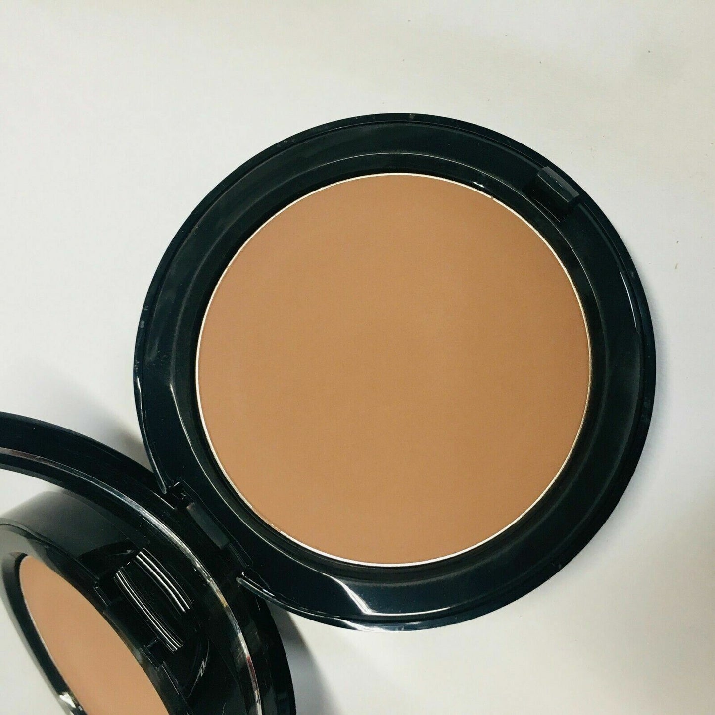 Bobbi Brown Bronzing Powder 0.28fl oz/8g -NIB (CHOOSE YOUR SHADE)