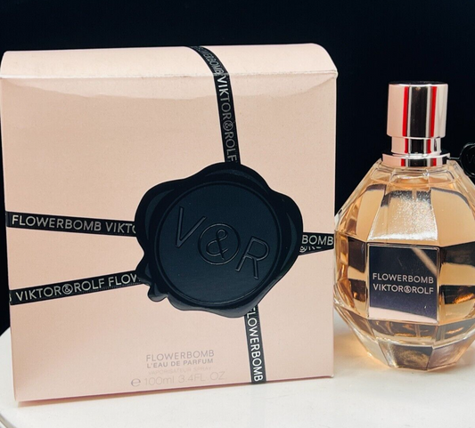 Flowerbomb viktor rolf L'eau de parfum -3.4 oz (DAMAGED BOX)