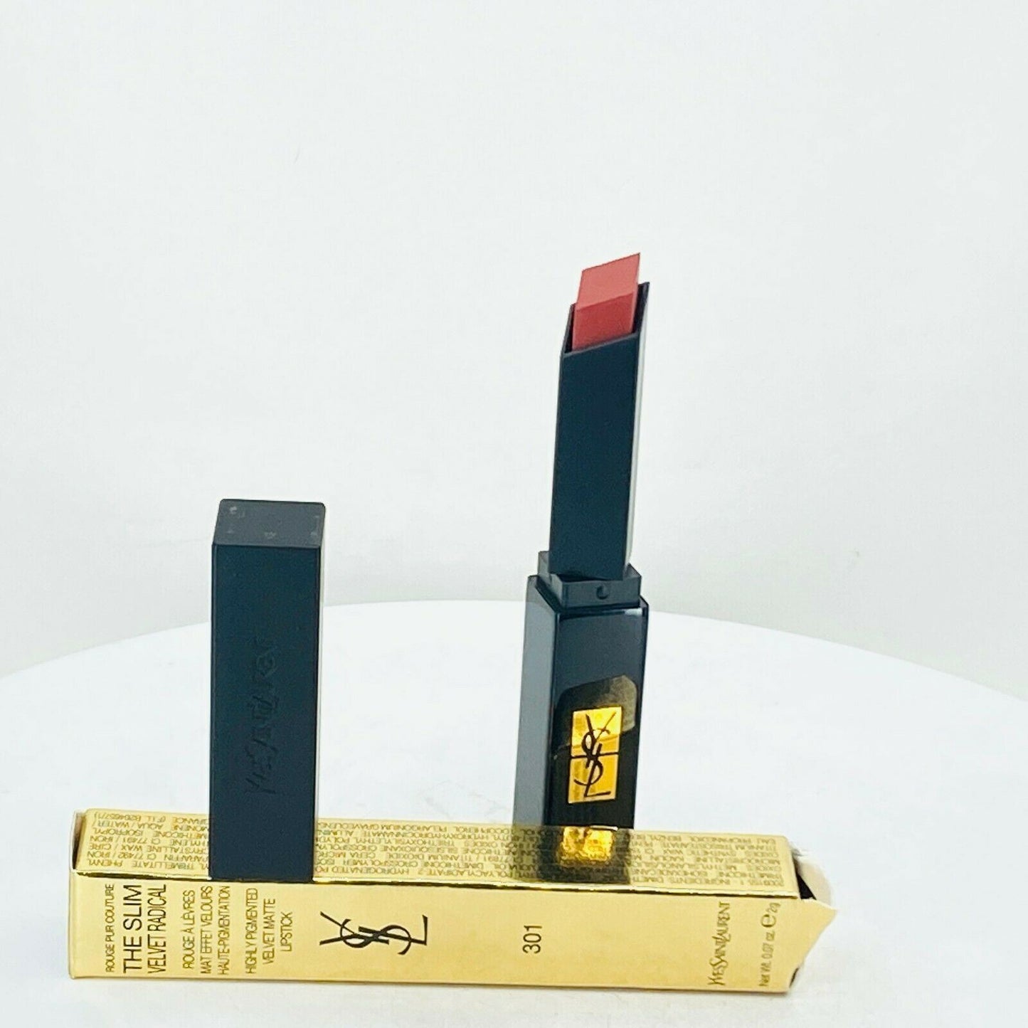 Yves Saint Laurent Rouge Pur Couture The Slim Velvet Radical #301 Nude Tension