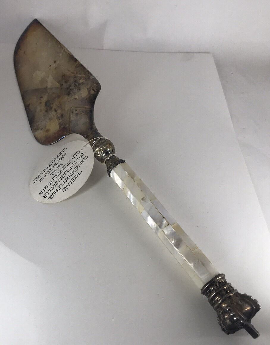  CAKE KNIFE Vintage Style with Mother of Pearl Handle - check description 